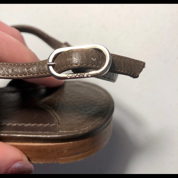 Chanel | brown leather sandals with silver “CC” - Picture 6 of 8